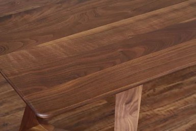 Bordplade i sort valnød